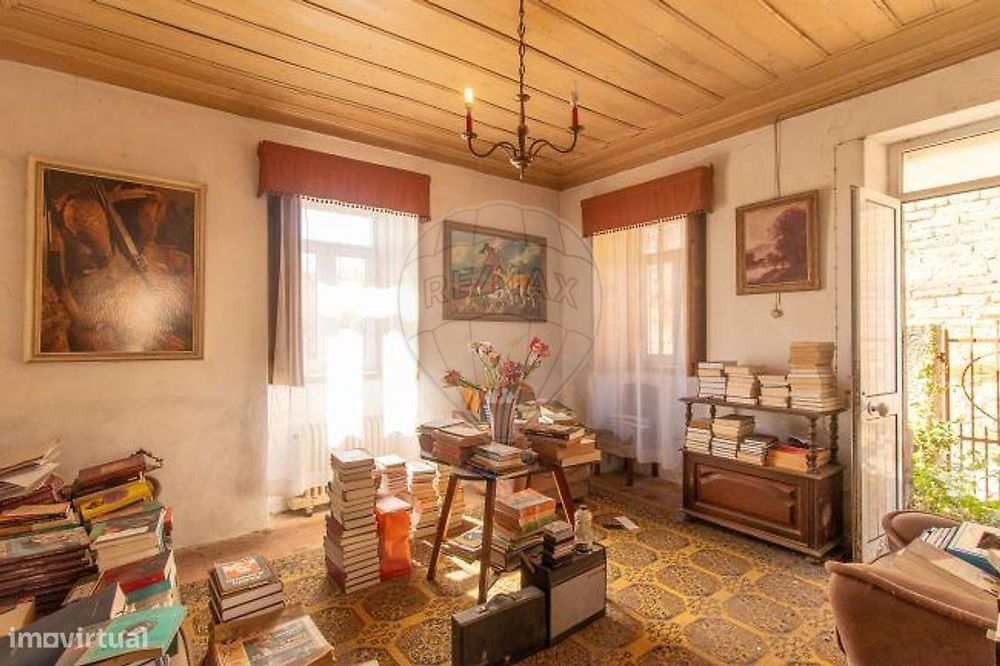 Moradia T4 para venda