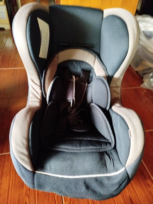 Cadeira de bebê de automóvel