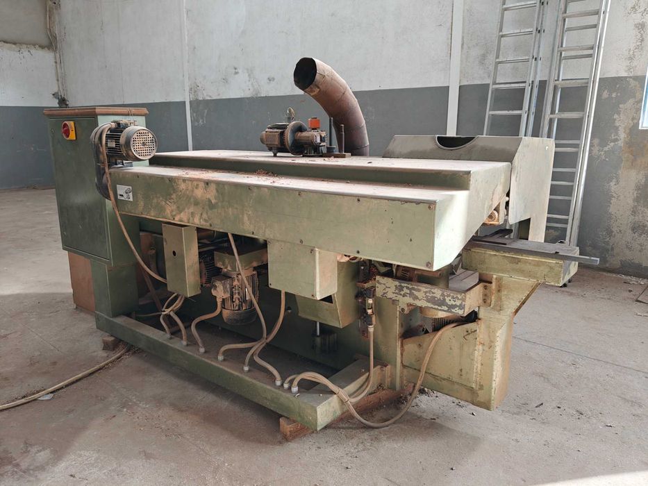 Máquina Molduradora