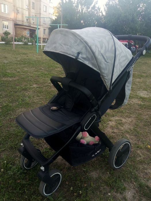 Прогулянкова коляска