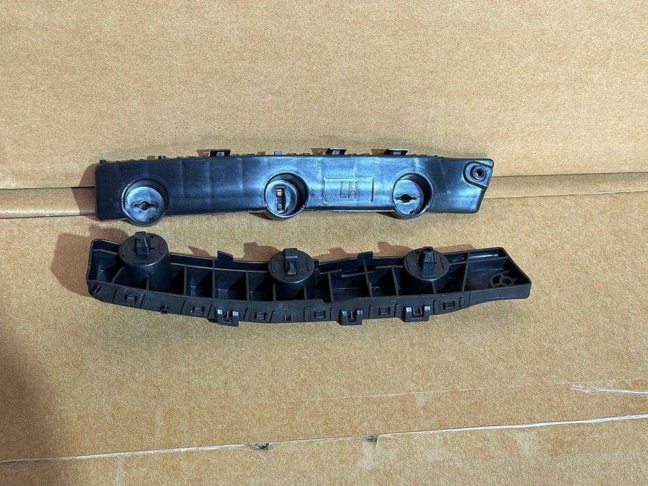 Кріплення кронштейн крепление направяющая бампера Nissan Rogue X-Trail