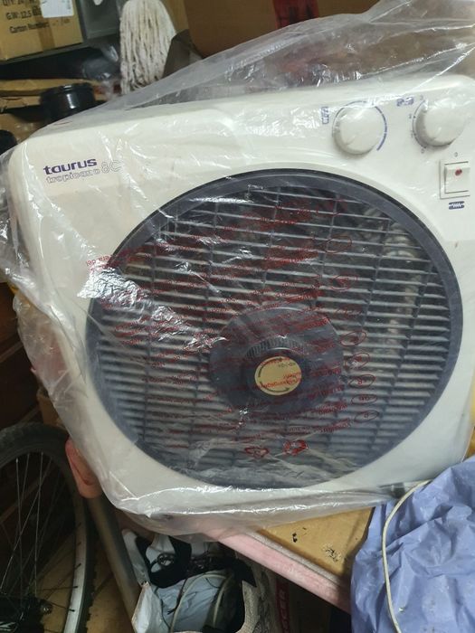 Diversos ventiladores usados