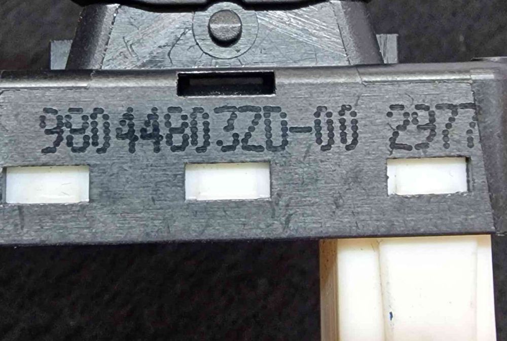 Comando / Botão / Interruptor Vidros Frente Direito 98044803ZD - PEUGEOT 3008 II SUV