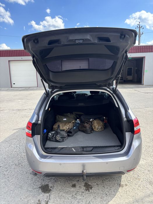 Продам Peugeot 308  2015року