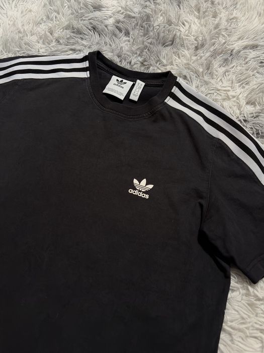 футболка на лапмасах «Adidas» адидас