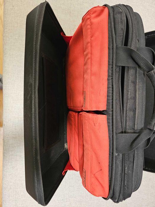 Torba na laptopa Logitech Kinetik