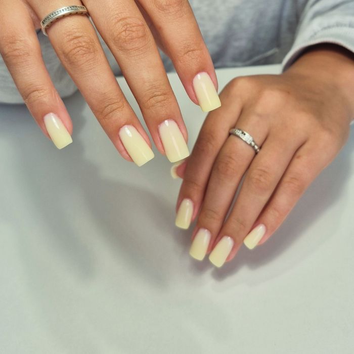 Манікюр 400грн Центр. Ринок