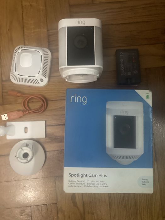 Камера ring spotlight cam plus