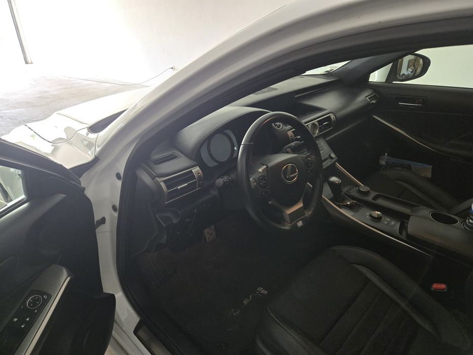 Vendo Lexus is300h