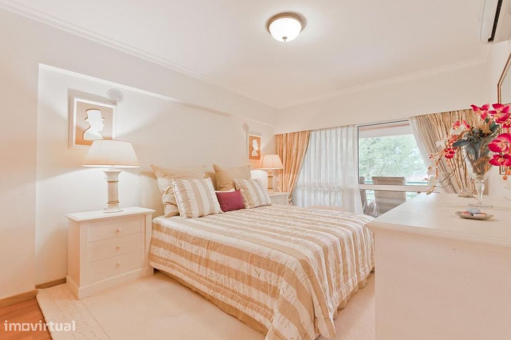 Apartamento T2 com jardim, Cascais