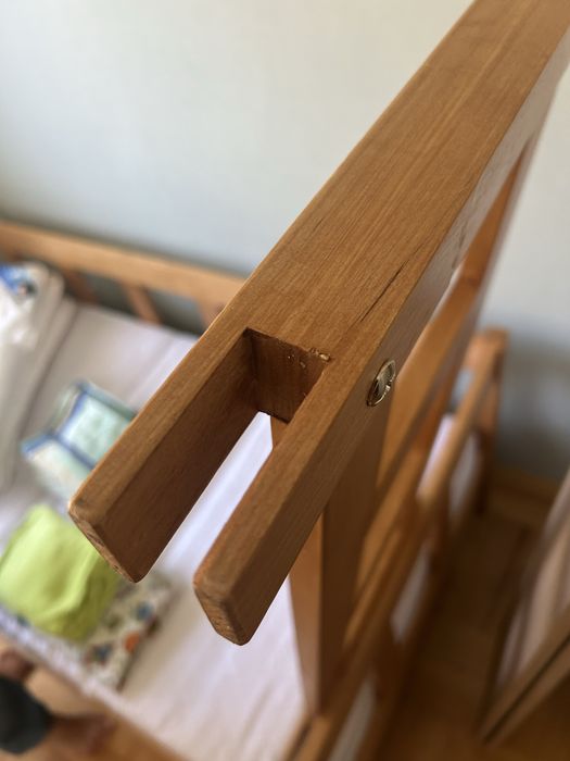Bukowe łóżko dziecięce 160x80 z bezpieczną barierką