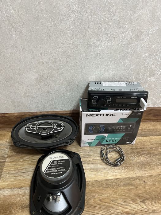 Комплект ( магнитофон , динамики )