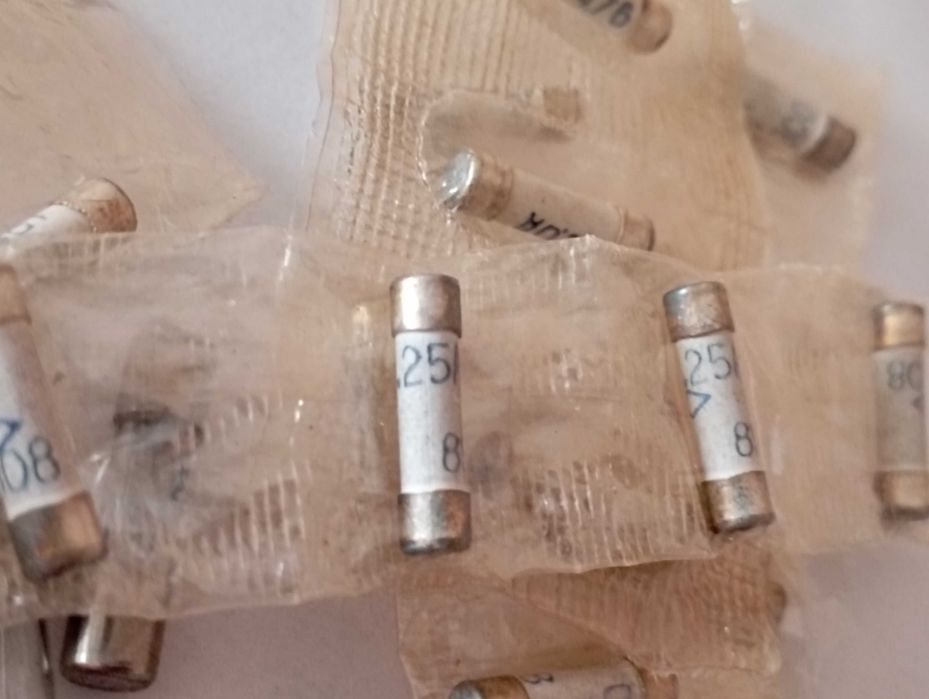 Предохранители Вставка плавкая ВТФ-10УХЛ3 и другие