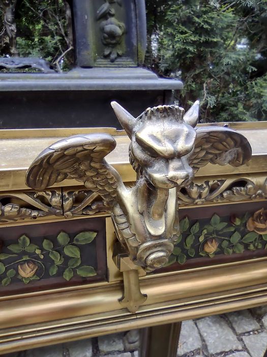 Antyk francuski portal kominkowy XIX w. brąz ceramika