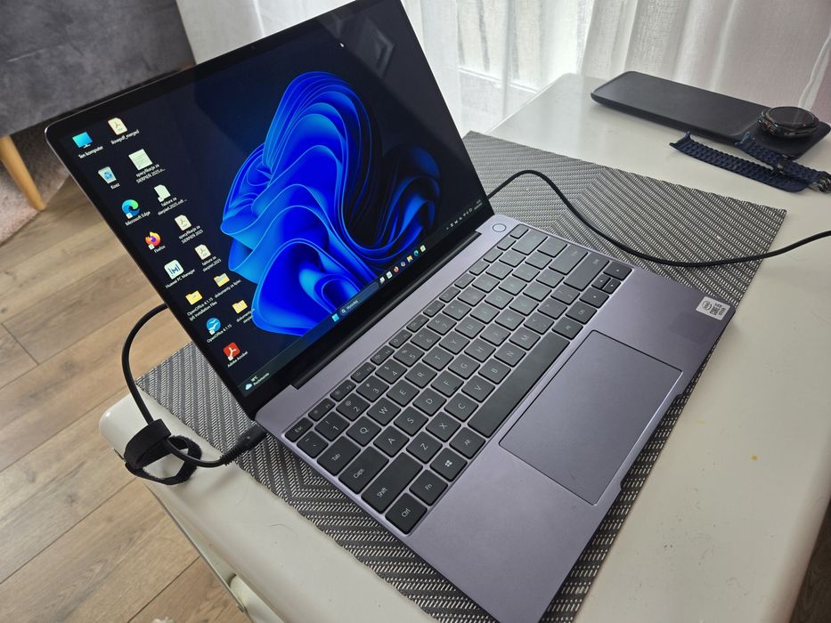 Piękny Huawei MateBook 13  512 Gb