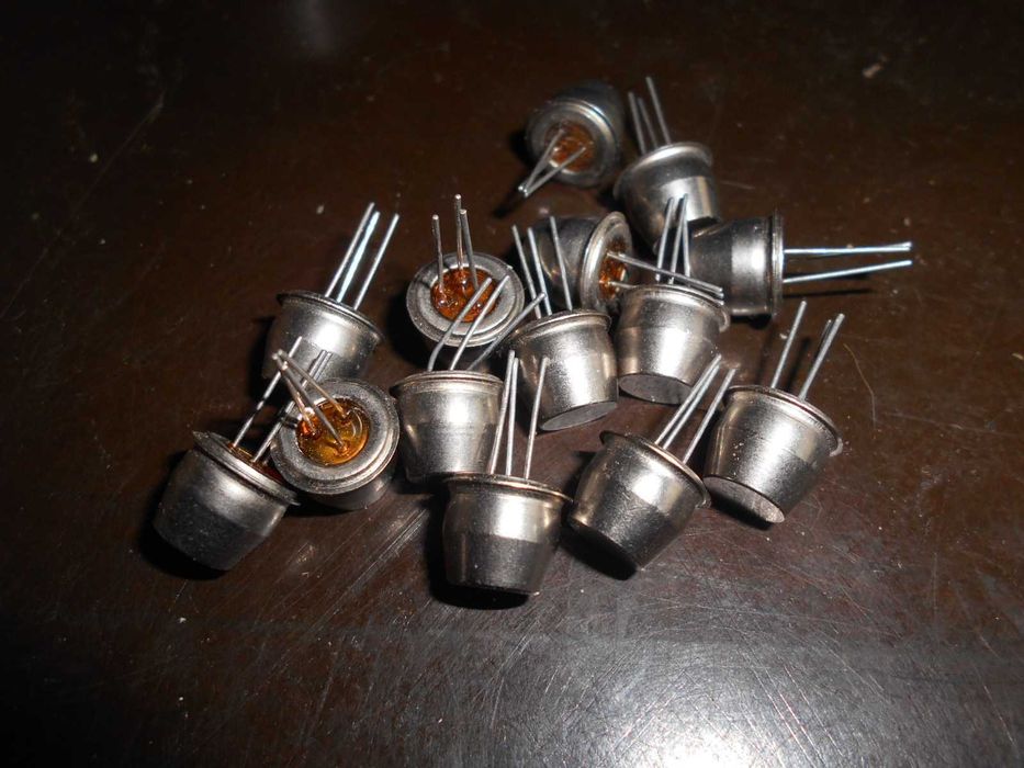 Транзистор ГТ403 И  14шт за 70гр.