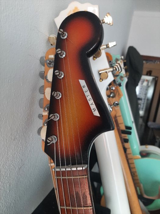 Guitarra Rara Jomadi Master