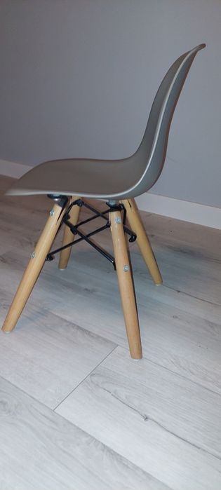 Dziecięce krzesło skandynawskie