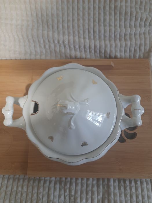 Супница фарфоровая