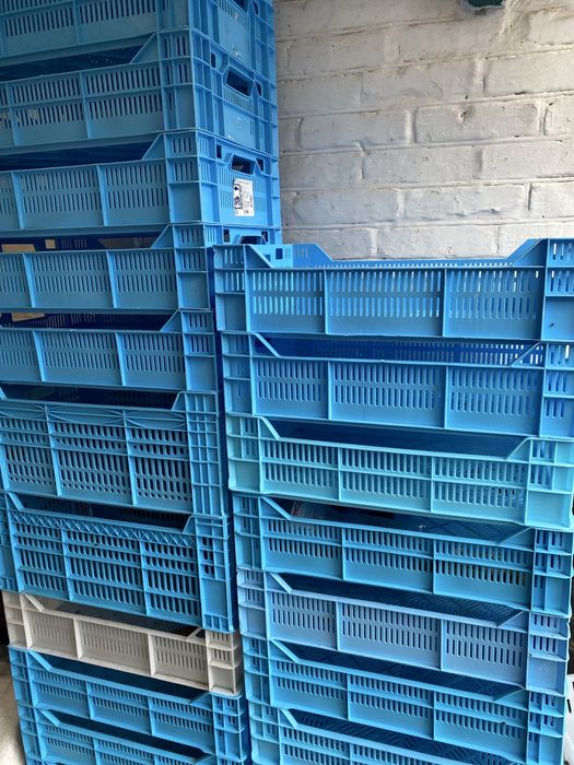 Міцний пластиковий ящик