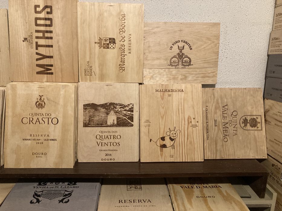 Caixas de vinho e tampos decorativos