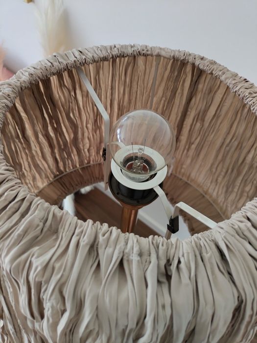Wysoka podłogowa lampa prl vintage retro boho stojąca drewniana