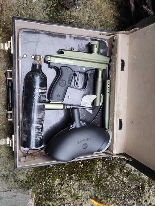Paintball marker479259939769559040