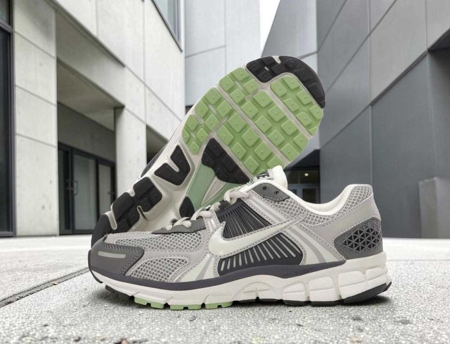 nike zoom vomero 5 - купить товары моды и стиля - Цена на OLX.ua