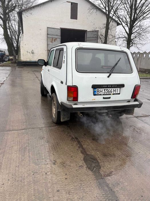 автомобиль нива 21214