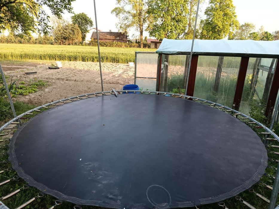 Trampolina na części