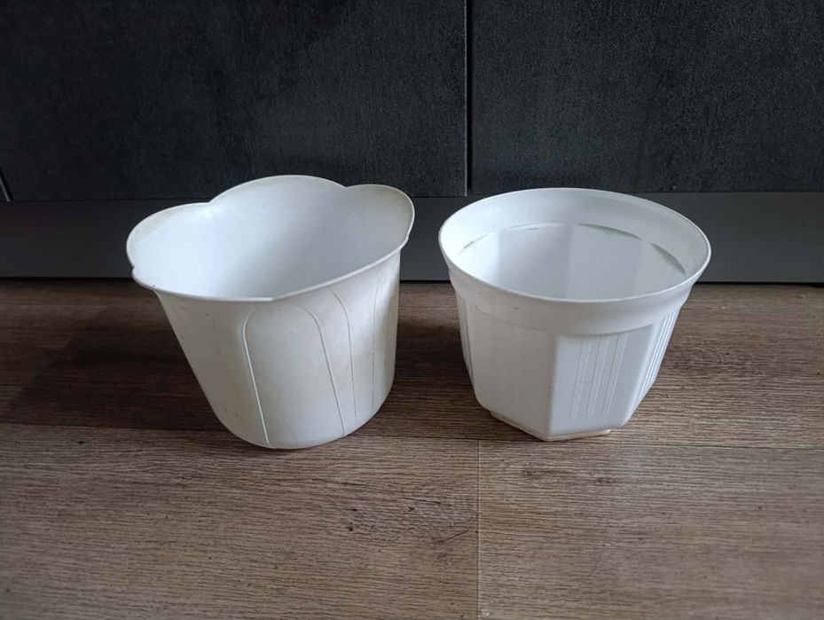 Вазони, горщики білі для рослин