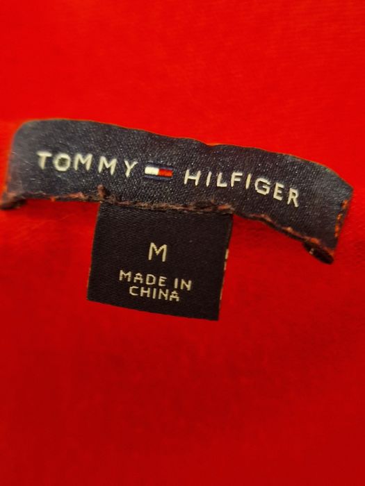 Sweterek czerwony"Tommy Hilfiger ".