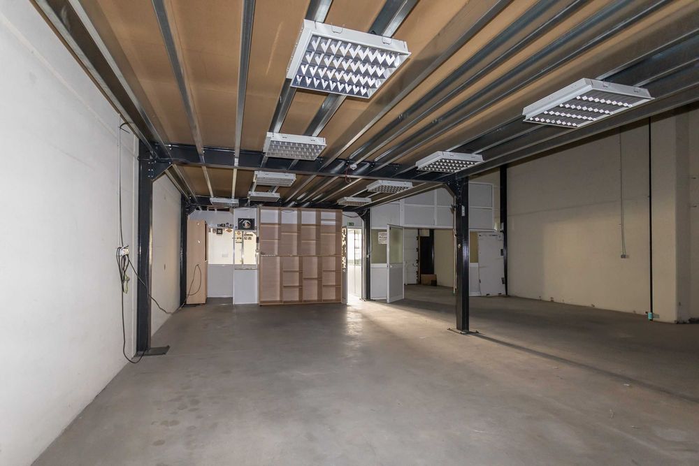 Armazém C/ Escritórios no Barreiro