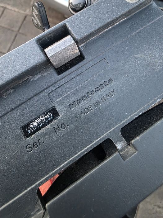 Conjunto de 8 tripés PROFISSIONAIS