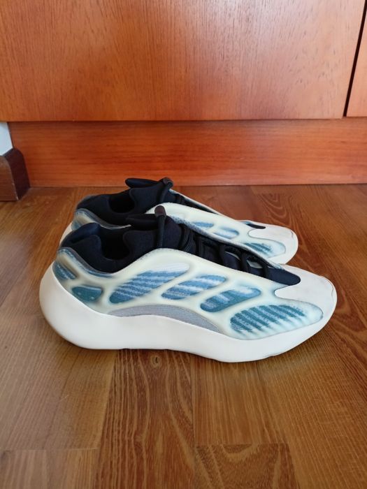 Adidas Yeezy 700 v3 Kyanite r. 43 1/3
