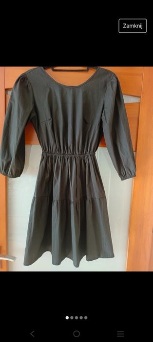 Czarna sukienka mini z ciekawym tyłem. 100% bawełna.