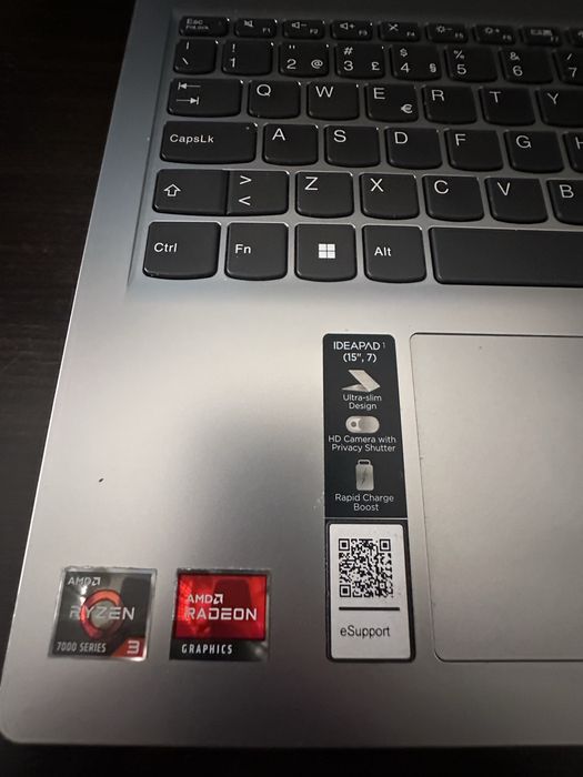 Lenovo IdeaPad 3 – Ryzen 3 / SSD / Muito Rápido – Excelente Estado