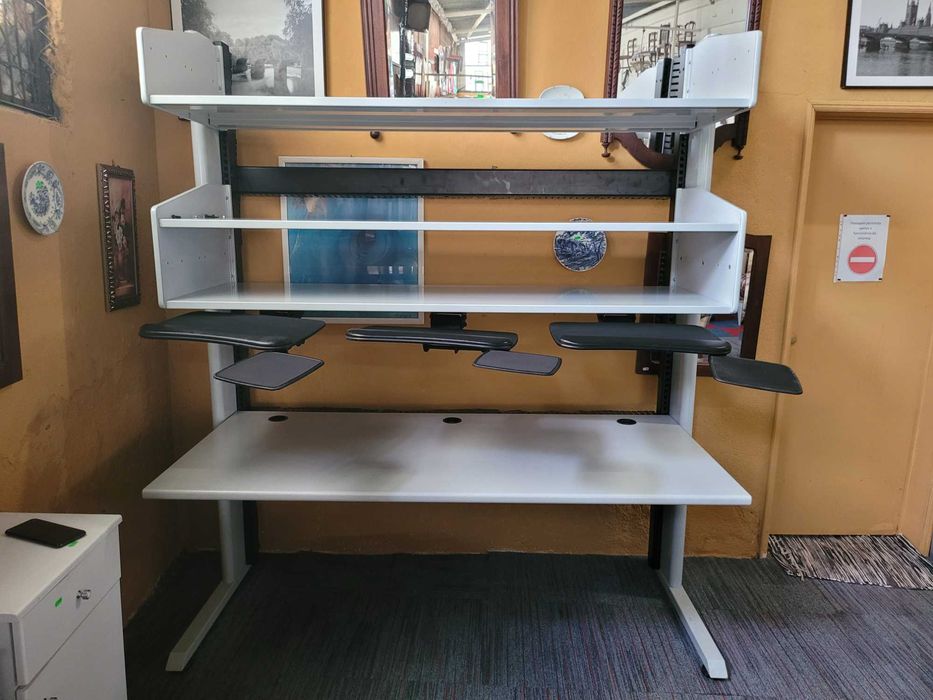 Bancada de trabalho ou enormíssima secretária - óptimo estado