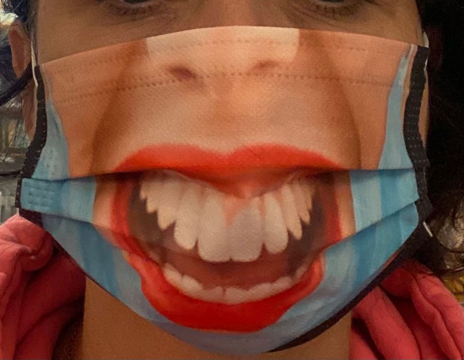 Maseczka jednorazowa fotorealistyczna