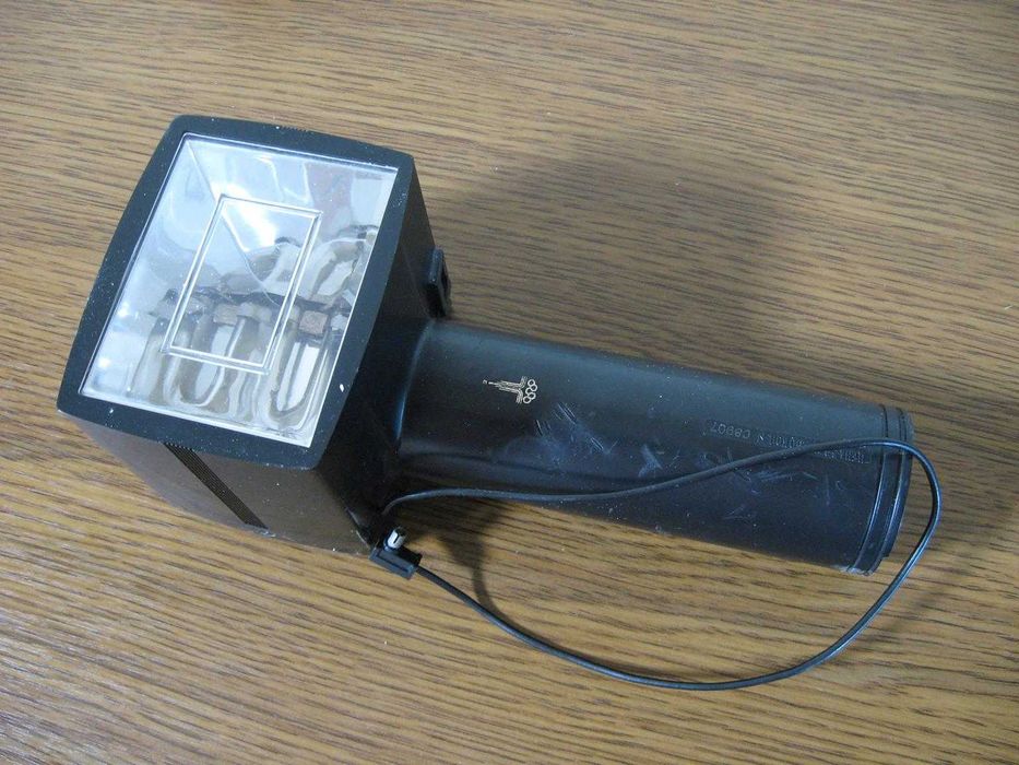 Фотовспышка Электроника В5-07, б/у