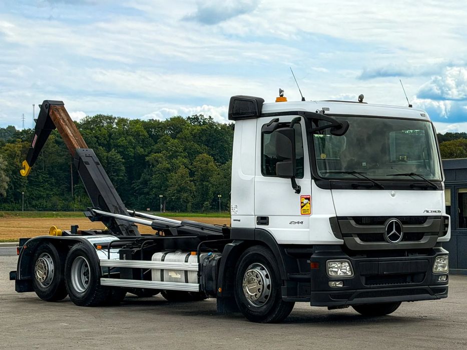 Mercedes-Benz