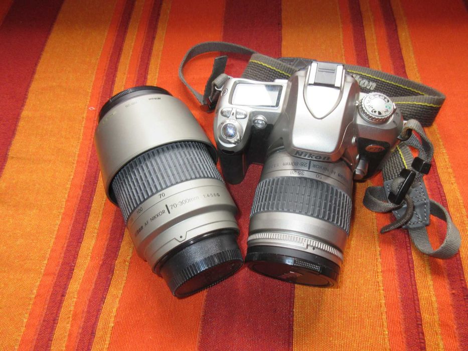 Máquina Fotográfica Nikon F75 SLR Analógica com duas Objectivas