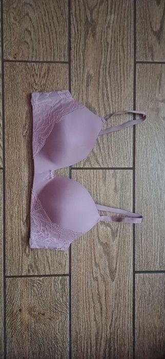 Liliowy elegancki biustonosz Essentials r. 85 B