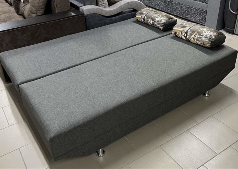 Диван новий книжка