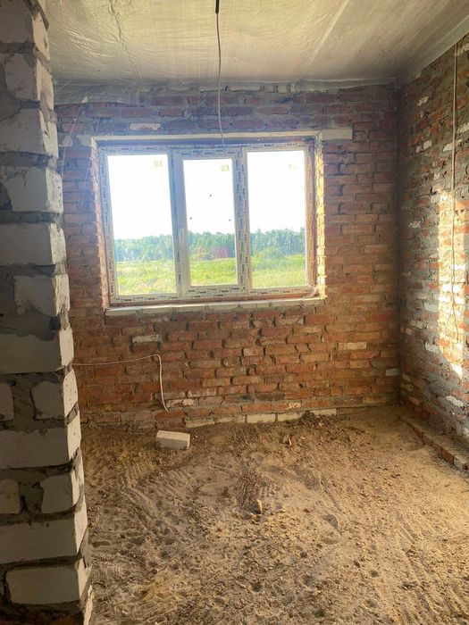 Продається недобудований будинок у центрі селищеЗідьки