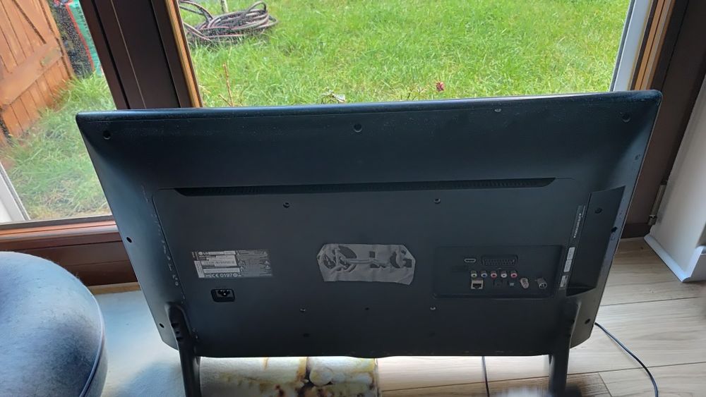 Telewizor LG 32LF592U