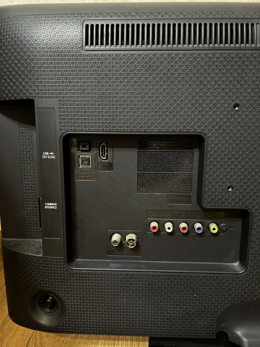 Телевізор Samsung UE24H4070 з Т2 приймачем