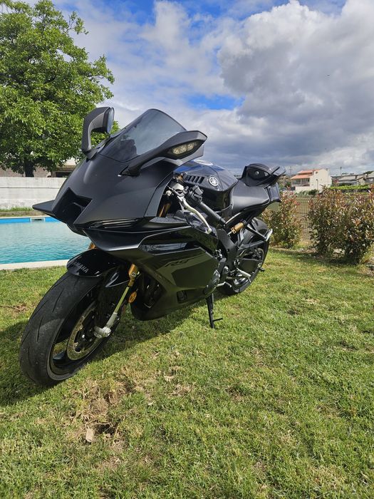 Yamaha R9 Akrapovic