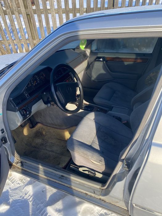 Продам мерс 124