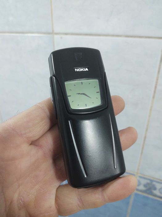 Nokia 8910.      .